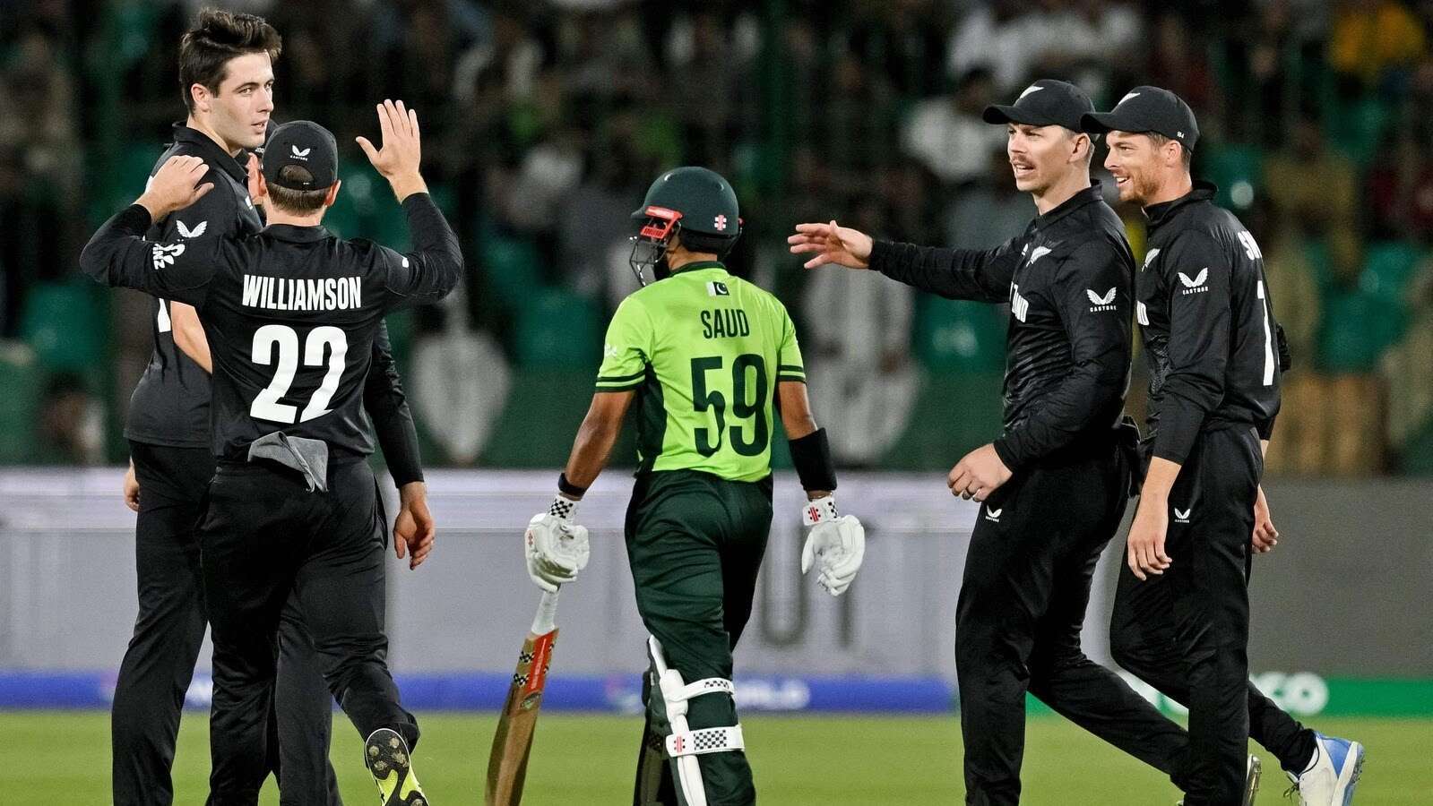 न्यूजीलैंड ने PAK को 60 रनों से धोया, Champions Trophy का आगाज