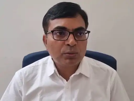 बक्सर: अब व्हाट्सएप पर नहीं चलेगी छुट्टी – शिक्षा विभाग में सख्ती